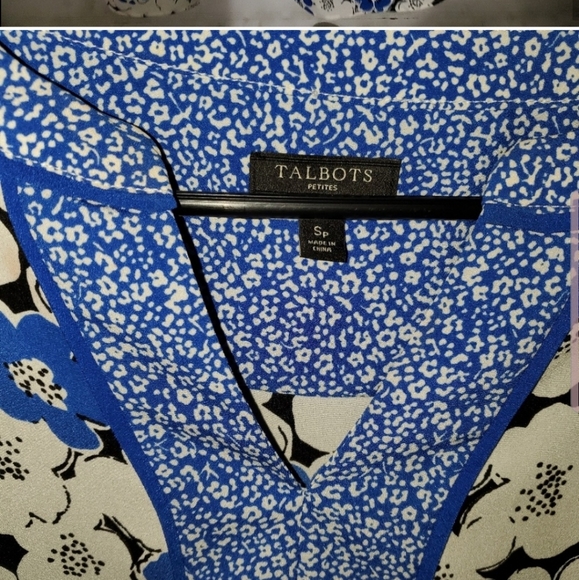 Bundle of 4 Small Womens Tops - Picture 2 of 8